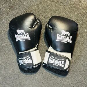 Lonsdale London Boxing Gloves 12oz